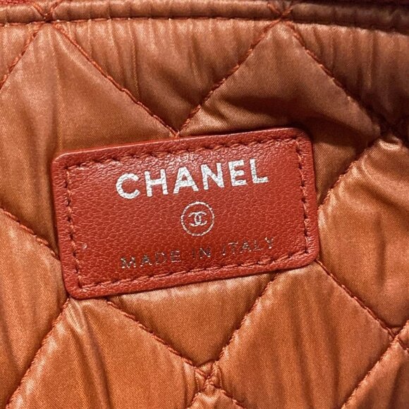 Auth CHANEL Boy Chanel / Matelasse Red Calfskin Clutch Bag - Picture 9 of 16